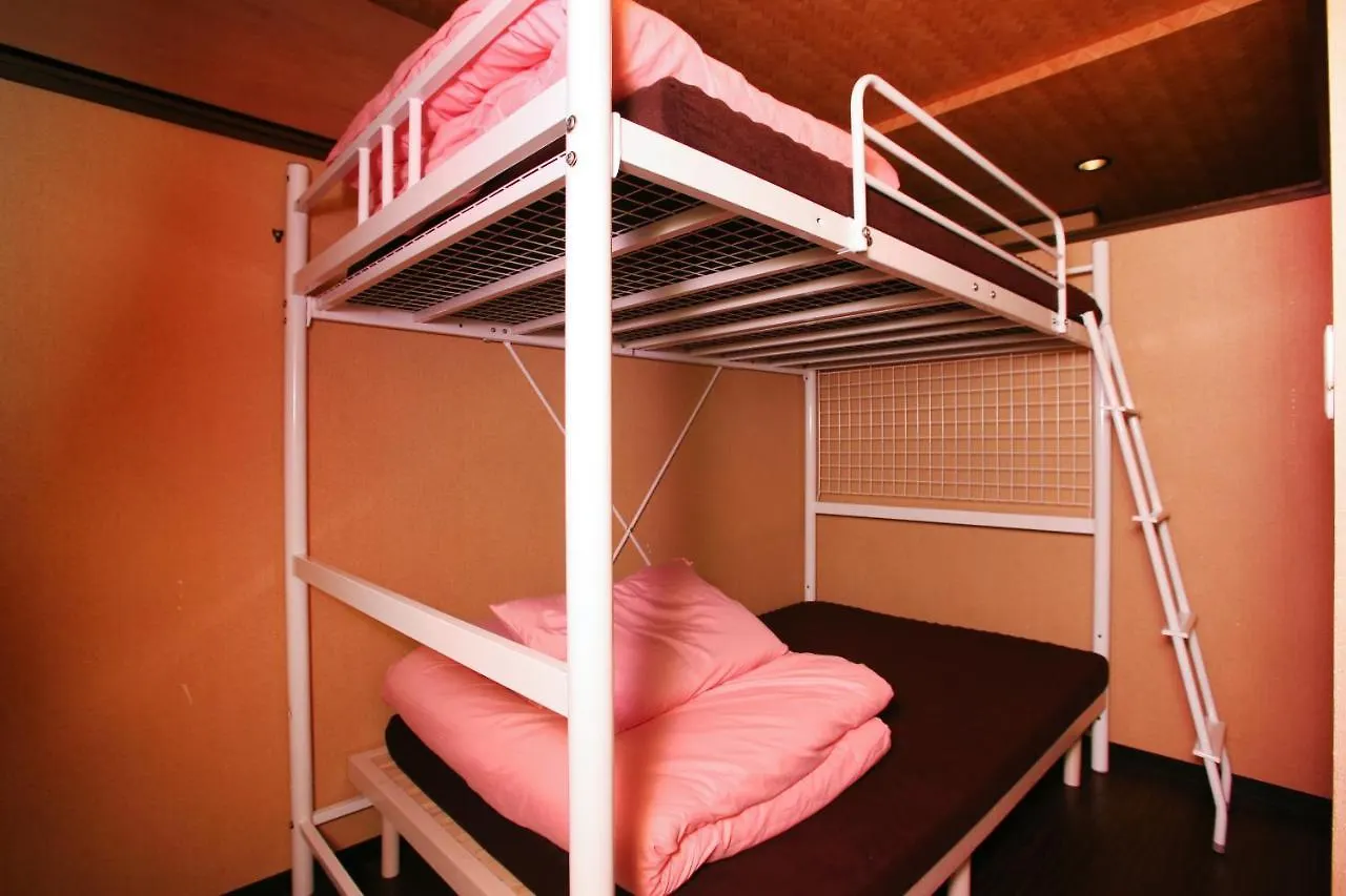 Albergue & Dj Tokio Hostal